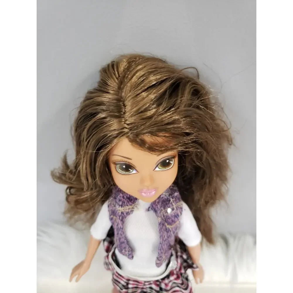 RARE Moxie Girlz‎ Doll Twin SARAI from twin set brunette plaid skirt y2k